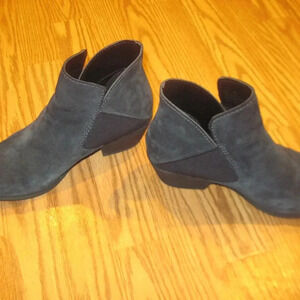 ME TOO Zoey Ankle Booties Blue Suede Leather Sz 7M